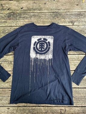 Element Long Sleeve Graphic Tee in black Large